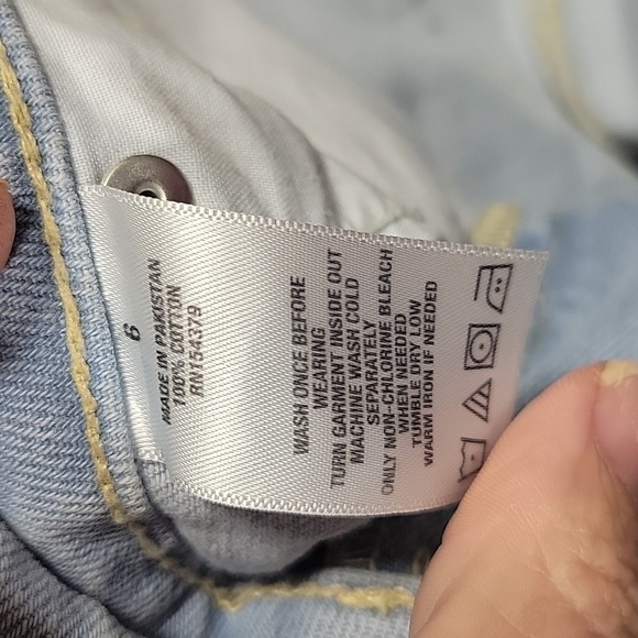AEROPOSTLE light washed distressed mini blue jean skirt size 6 - Picture 11 of 11